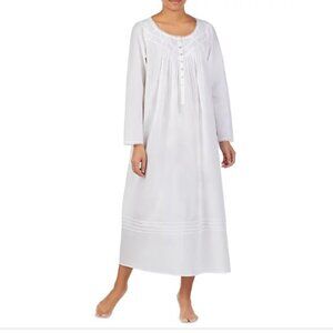 Nightgown Eileen West 100%Cotton long sleeves and pretty embroidered lace trim